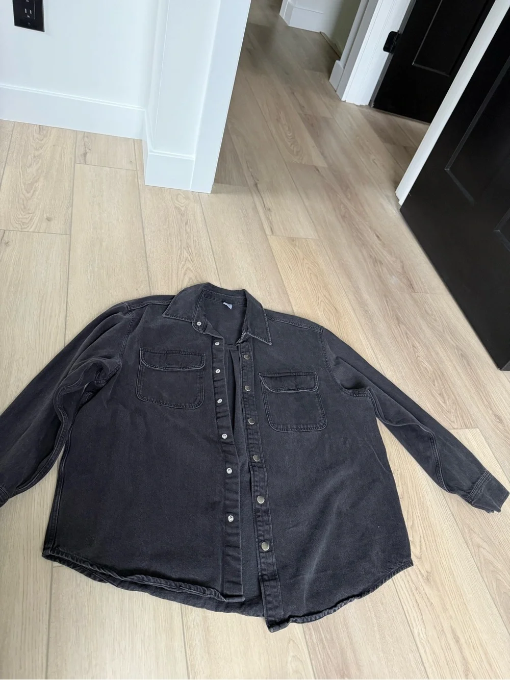 H&M Black Oversized Jean Jacket - Picture 1 of 3